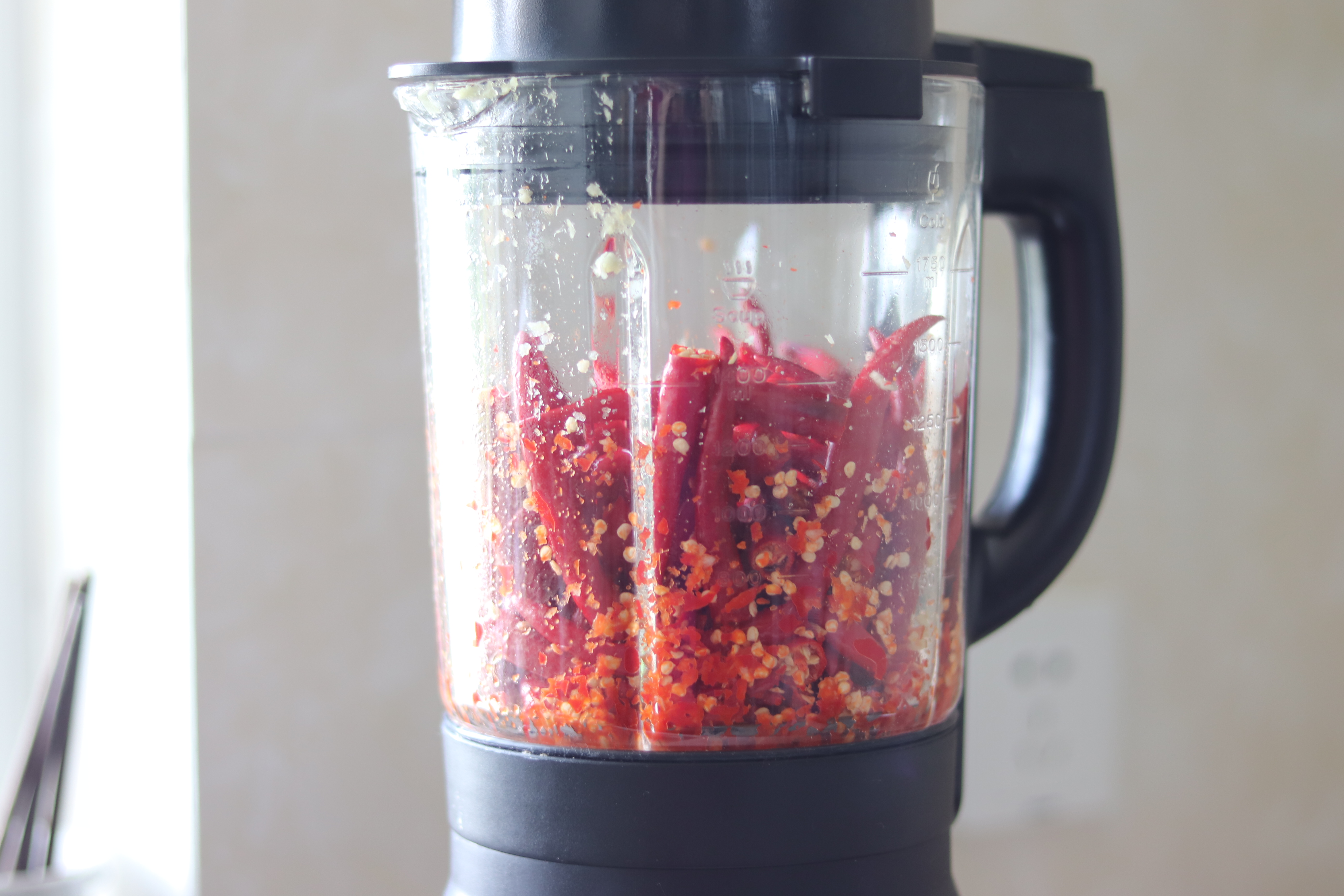 在家自制辣椒酱，简单方便，零基础也会做，香辣下饭，多吃不腻