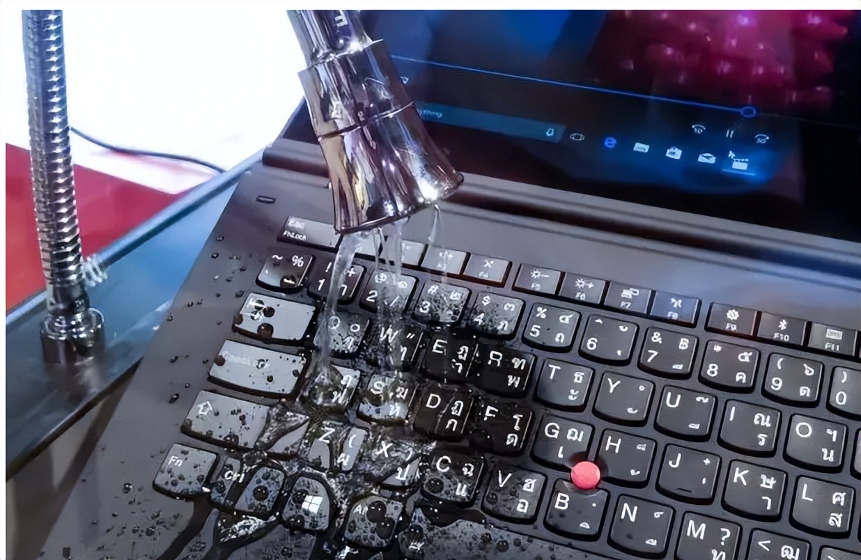 发现键盘进水的正确处置办法